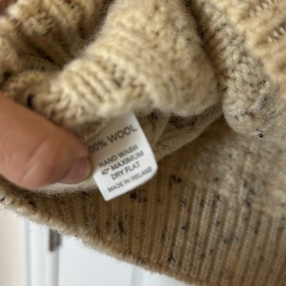 Celtic Country small thick cream cable knit sweater - Picture 8 of 10